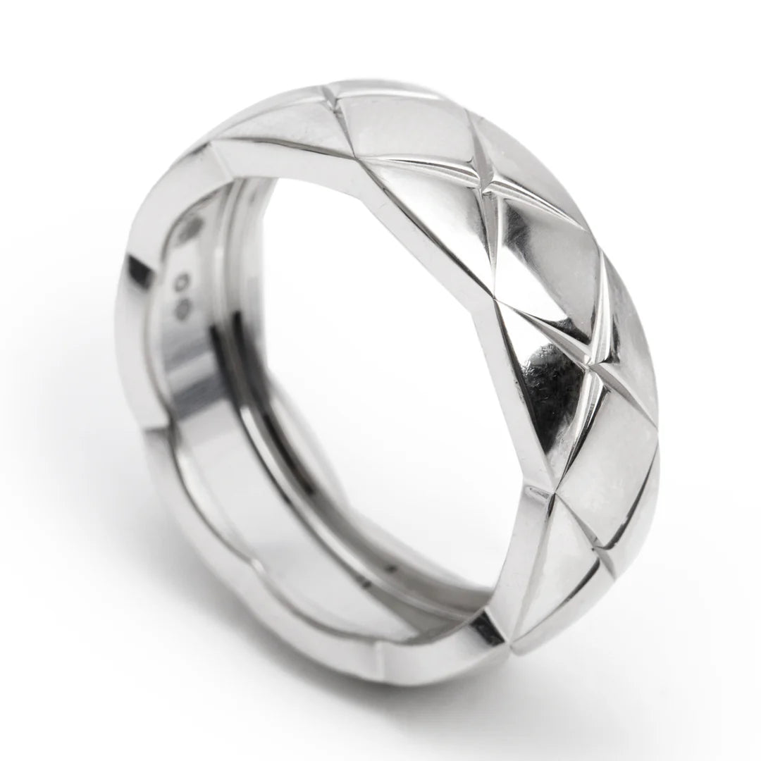 18k White Gold Quilted Coco Crush Band Ring, Size 57 8, Small Version w/ Box