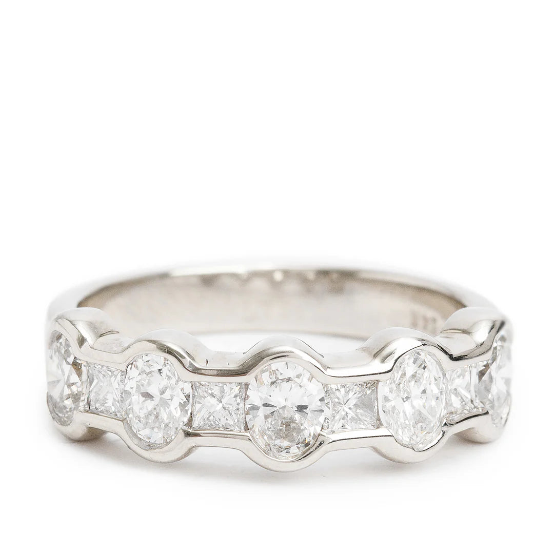 14k White Gold Diamond Band Ring, Size 6.5