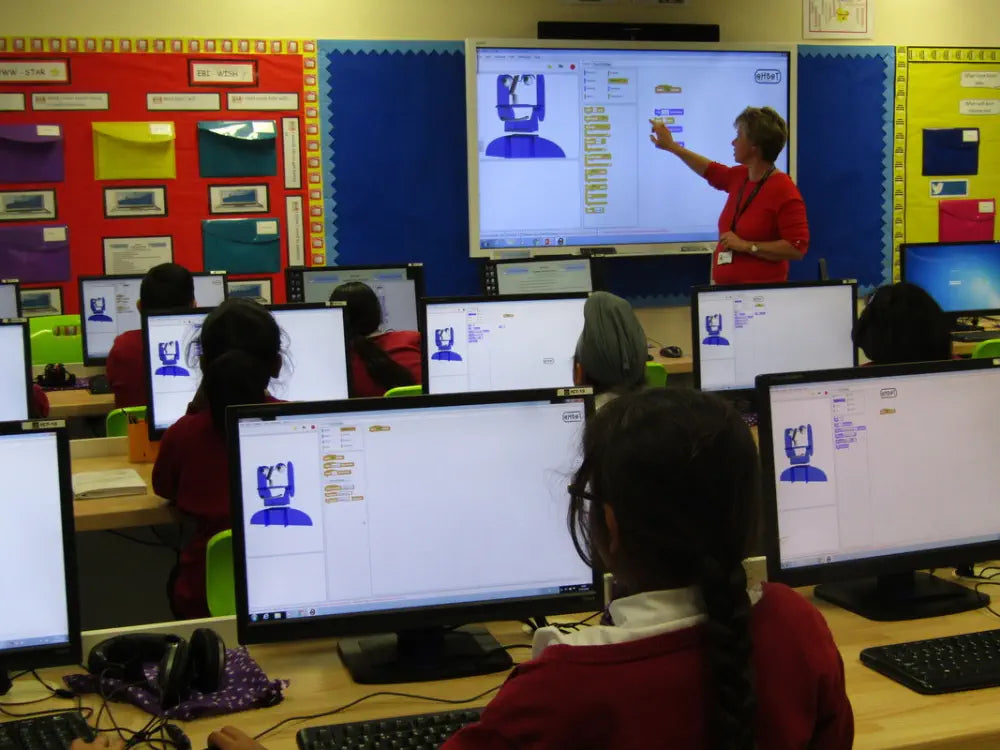 Ohbot Robot Assembled Full Pack including 1-year licence for OhbotApp2