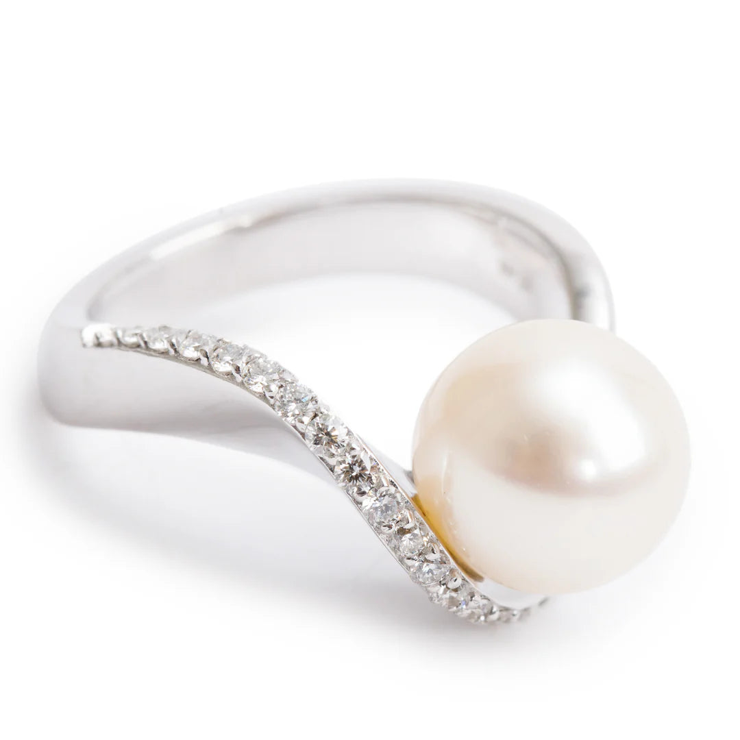 14k White Gold Pearl &amp; Diamond Ring, Size 7.5