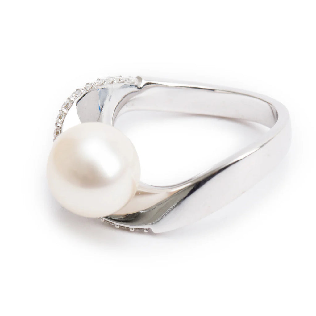 14k White Gold Pearl &amp; Diamond Ring, Size 7.5