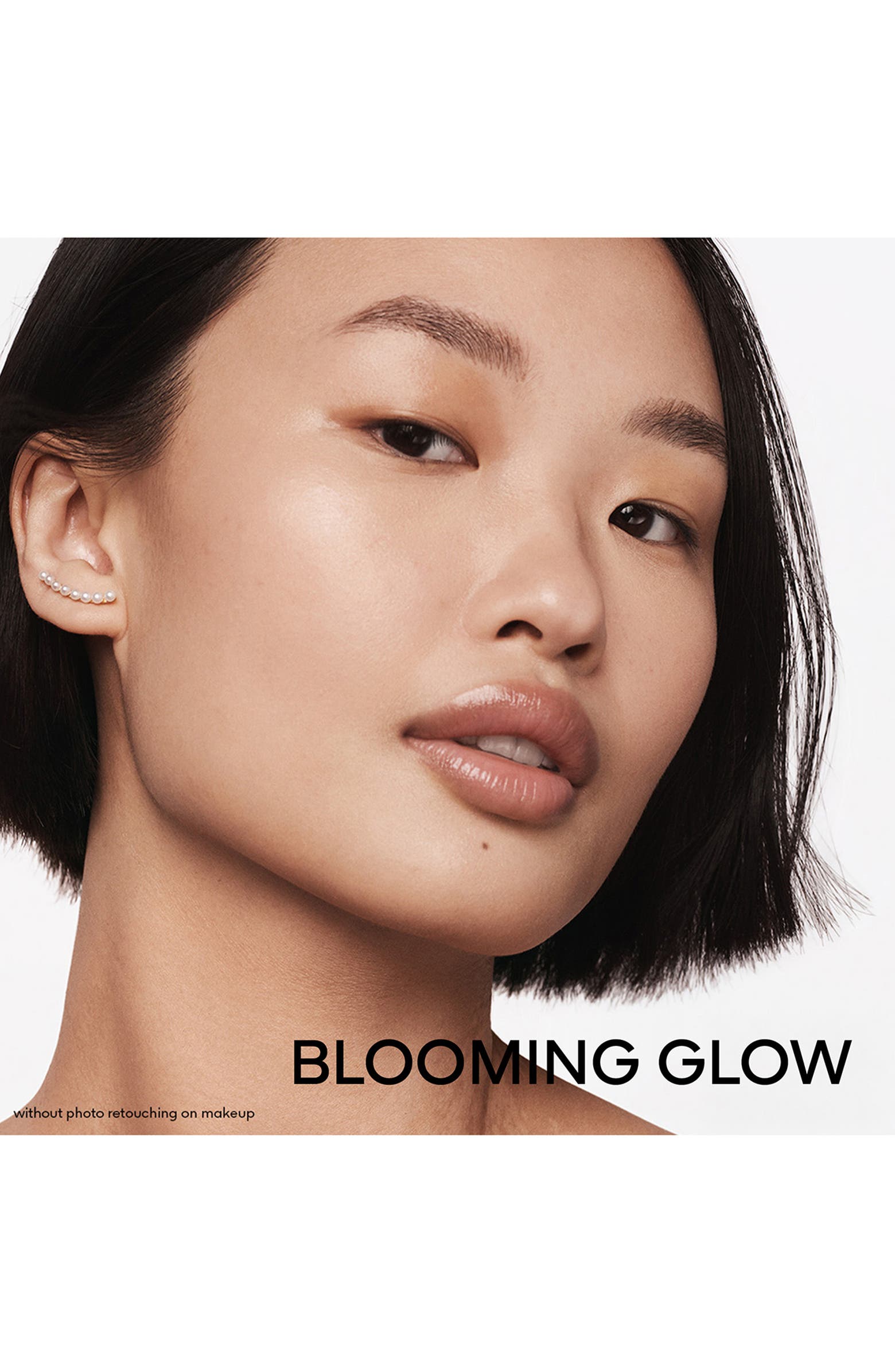 Météorites Blooming Glow Light-Revealing Pearls of Powder